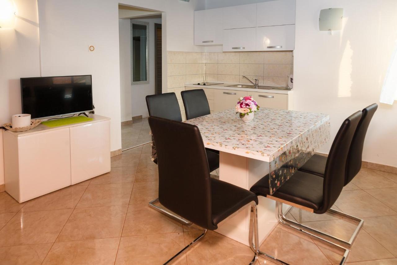 Apartments Orsic Krk Town Exterior photo